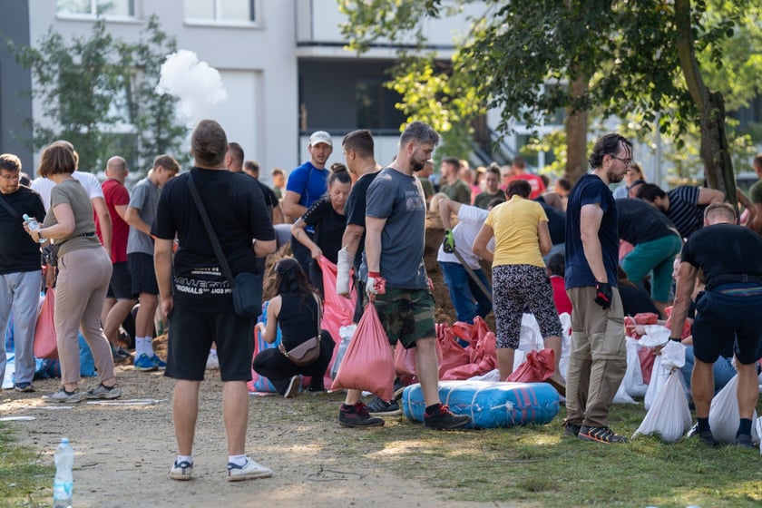 Stawianie umocnień na Stabłowicach (Leśnica), 18 września 2024 roku