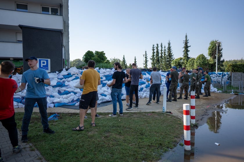 Stawianie umocnień na Stabłowicach (Leśnica), 18 września 2024 roku