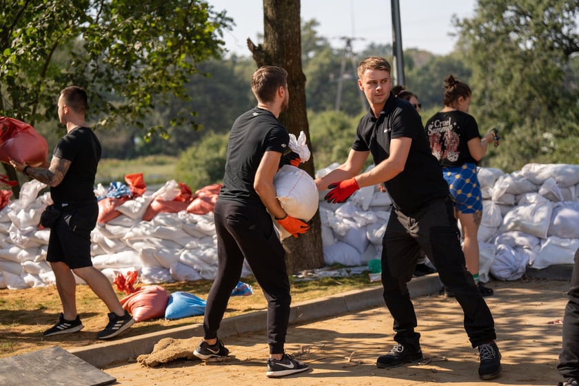 Stawianie umocnień na Stabłowicach (Leśnica), 18 września 2024 roku