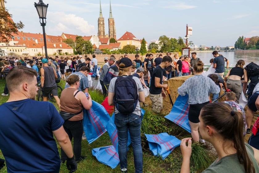 Mieszkańcy jednoczą się przy budowie wałów w okolicach Ostrowa Tumskiego