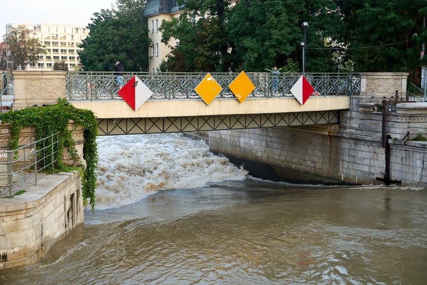 Odra we Wrocławiu, czwartek, 19 września rano