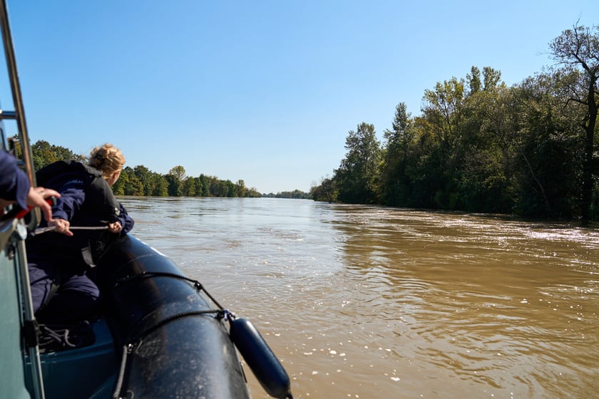 Patrol policyjny na Odrze we Wrocławiu