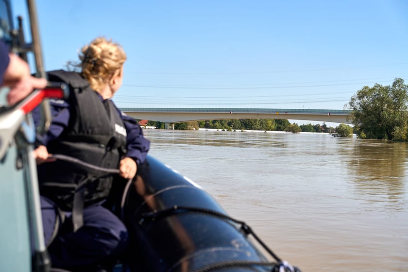 Patrol policyjny na Odrze we Wrocławiu