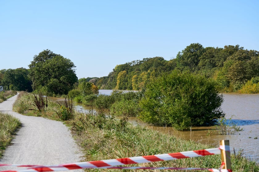 Patrol policyjny na Odrze we Wrocławiu