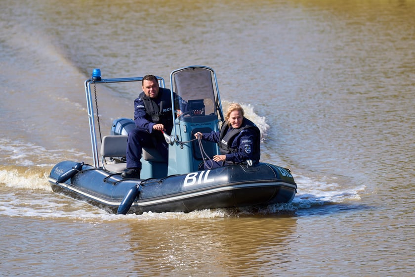 Patrol policyjny na Odrze we Wrocławiu