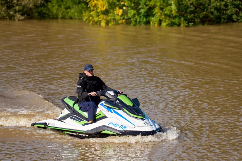 Patrol policyjny na Odrze we Wrocławiu