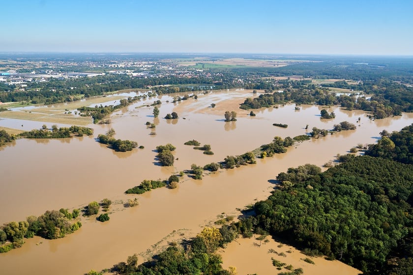 Wrocław z lotu ptaka. Zdjęcia lotnicze z powodzi [21 września]