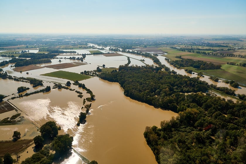 Wrocław z lotu ptaka. Zdjęcia lotnicze z powodzi [21 września]