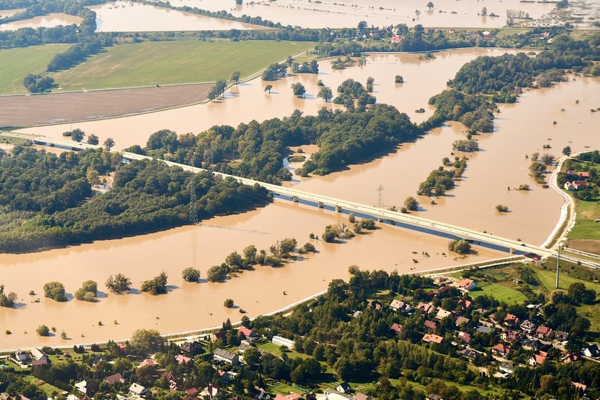 Wrocław z lotu ptaka. Zdjęcia lotnicze z powodzi [21 września]