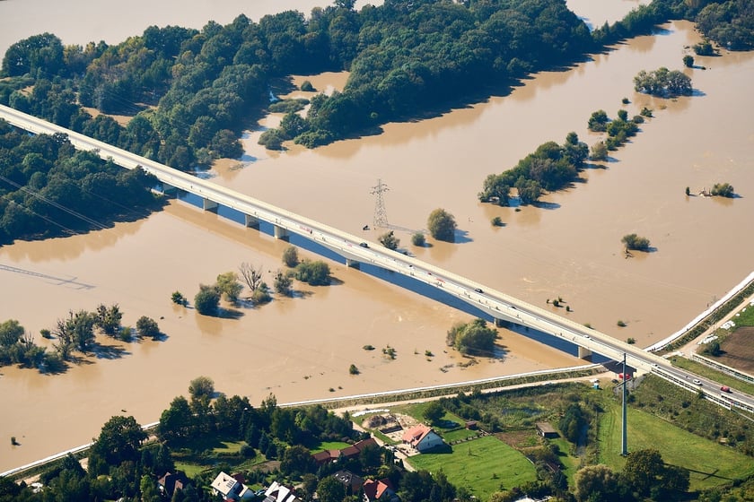 Wrocław z lotu ptaka. Zdjęcia lotnicze z powodzi [21 września]