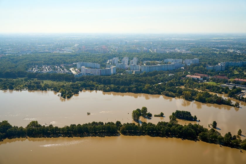 Wrocław z lotu ptaka. Zdjęcia lotnicze z powodzi [21 września]