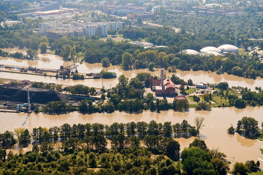 Wrocław z lotu ptaka. Zdjęcia lotnicze z powodzi [21 września]
