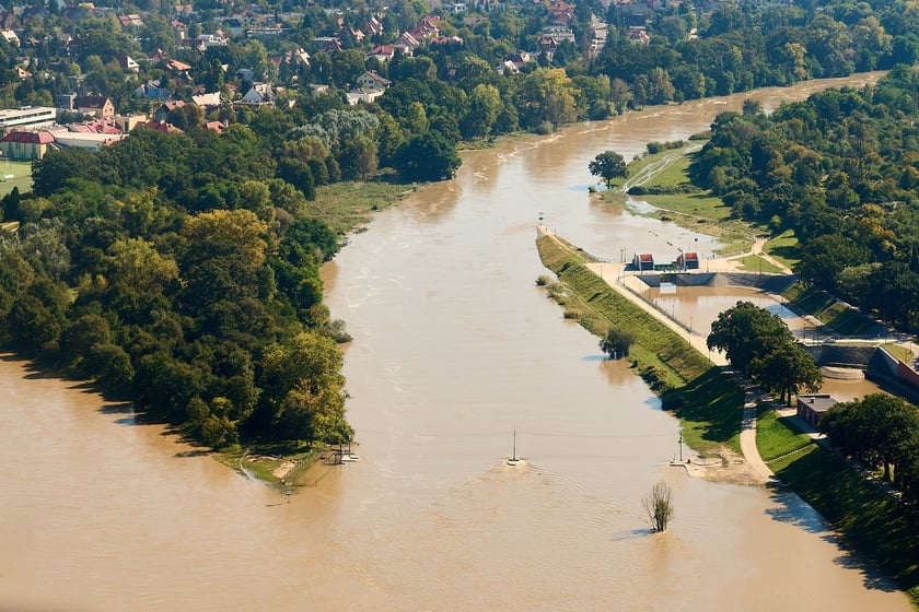 Wrocław z lotu ptaka. Zdjęcia lotnicze z powodzi [21 września]