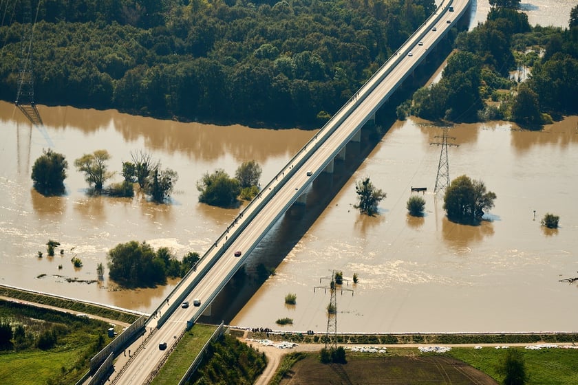 Wrocław z lotu ptaka. Zdjęcia lotnicze z powodzi [21 września]