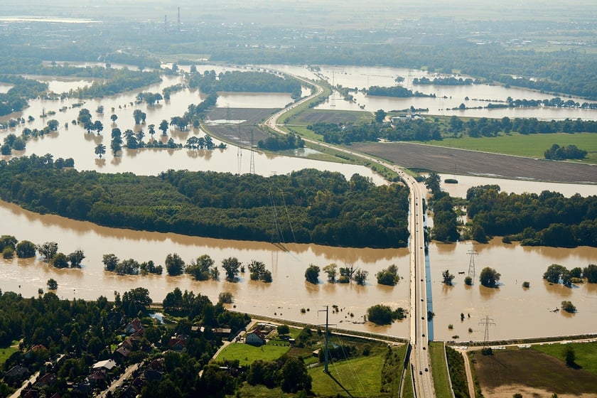 Wrocław z lotu ptaka. Zdjęcia lotnicze z powodzi [21 września]