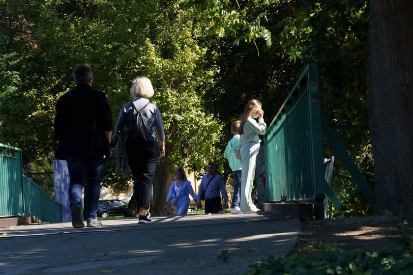 Mieszkańcy Wrocławia spacerują nad Odrą 22.09.2024