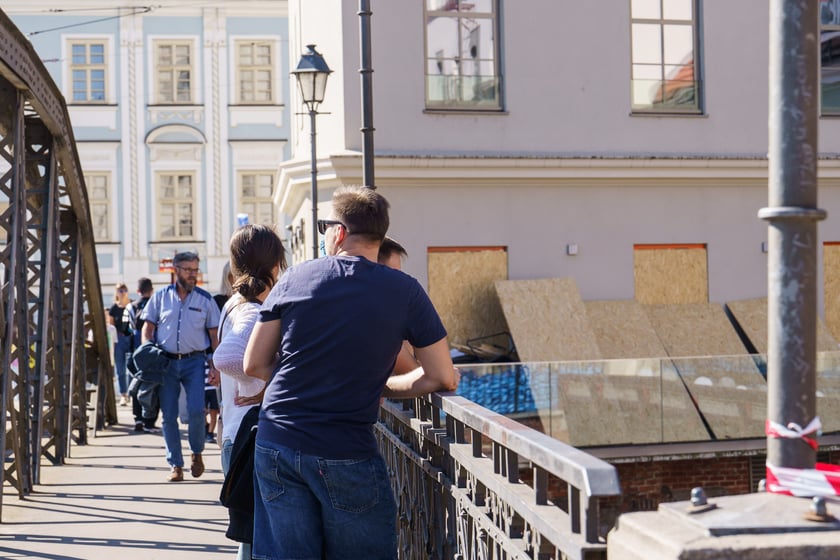 Mieszkańcy Wrocławia spacerują nad Odrą 22.09.2024