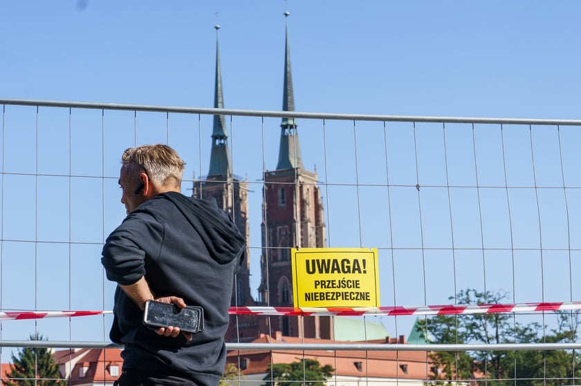 Mieszkańcy Wrocławia spacerują nad Odrą 22.09.2024