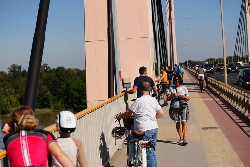 Most Milenijny nad Odrą we Wrocławiu: Dobry widok na Odrę