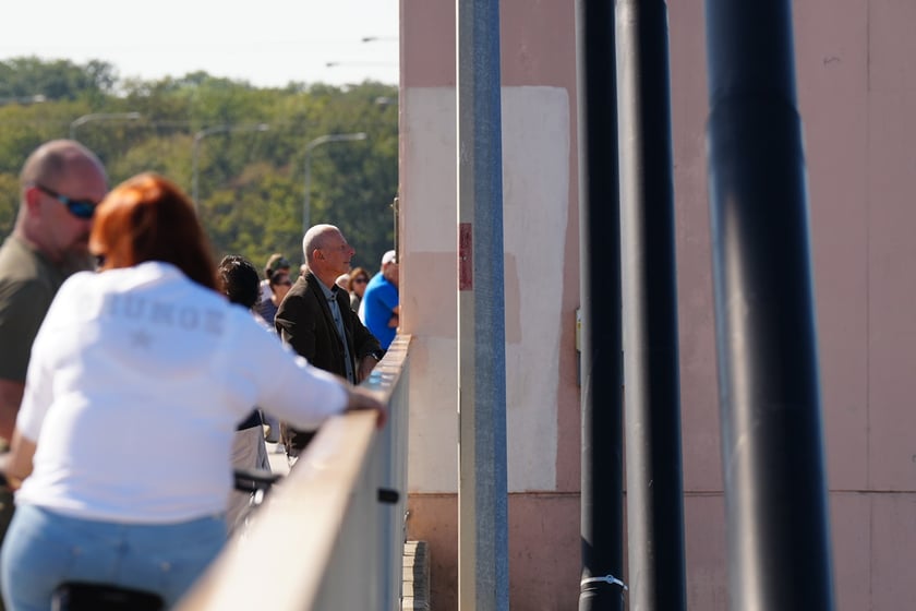 Most Milenijny nad Odrą we Wrocławiu: Dobry widok na Odrę