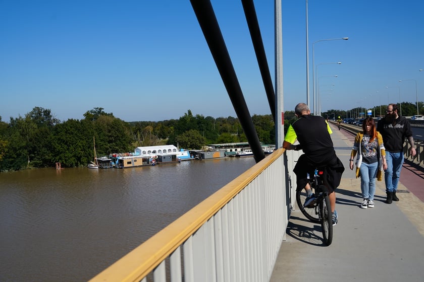 Most Milenijny nad Odrą we Wrocławiu: Dobry widok na Odrę