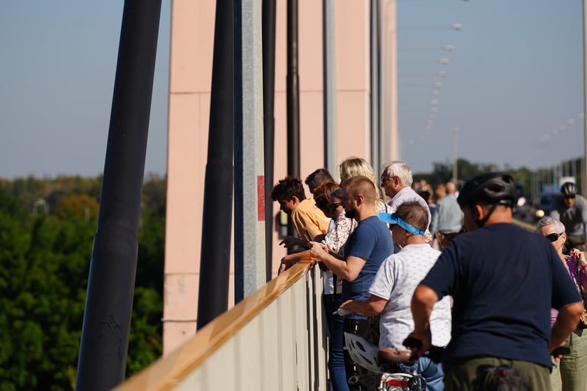 Most Milenijny nad Odrą we Wrocławiu: Dobry widok na Odrę