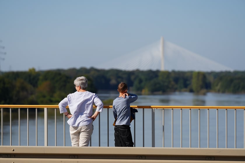 Most Milenijny nad Odrą we Wrocławiu: Dobry widok na Odrę