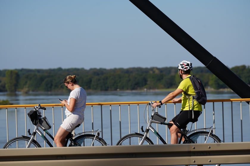 Most Milenijny nad Odrą we Wrocławiu: Dobry widok na Odrę