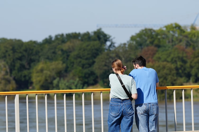 Most Milenijny nad Odrą we Wrocławiu: Dobry widok na Odrę