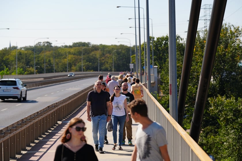 Most Milenijny nad Odrą we Wrocławiu: Dobry widok na Odrę