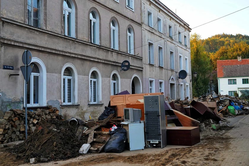 Ogrom zniszczeń po powodzi, jaka przeszła przez Kłodzko i Lądek-Zdr&oacute;j