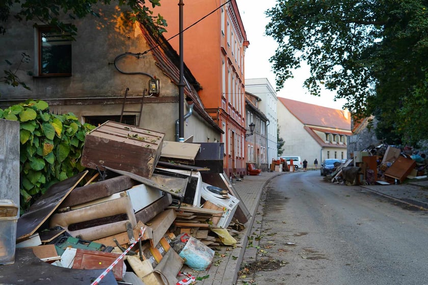 Ogrom zniszczeń po powodzi, jaka przeszła przez Kłodzko i Lądek-Zdr&oacute;j