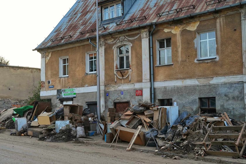 Ogrom zniszczeń po powodzi, jaka przeszła przez Kłodzko i Lądek-Zdr&oacute;j