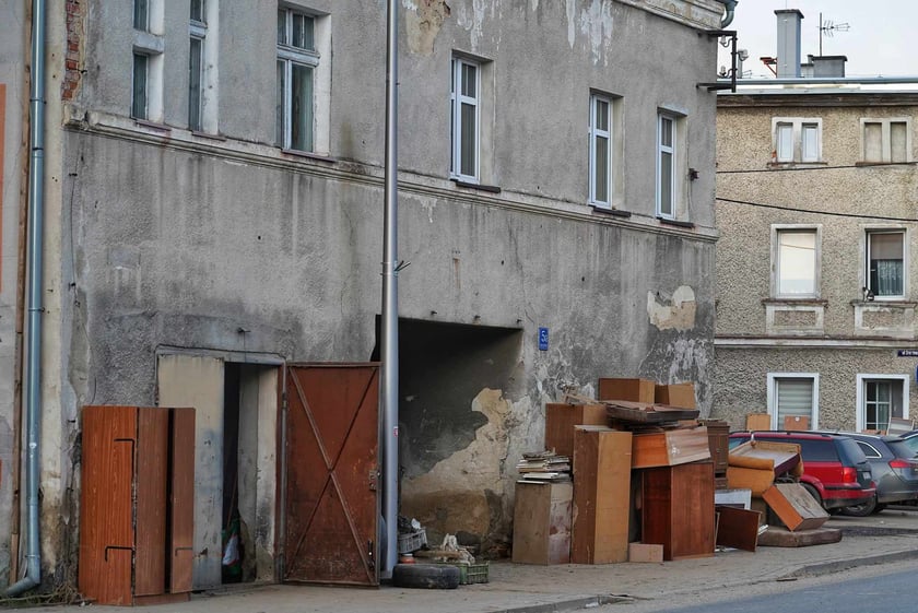 Ogrom zniszczeń po powodzi, jaka przeszła przez Kłodzko i Lądek-Zdr&oacute;j