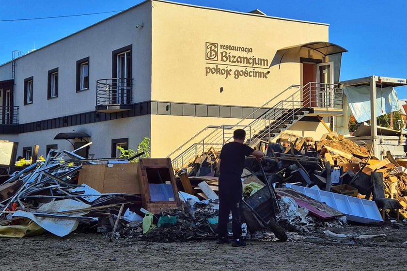Ogrom zniszczeń po powodzi, jaka przeszła przez Kłodzko i Lądek-Zdr&oacute;j