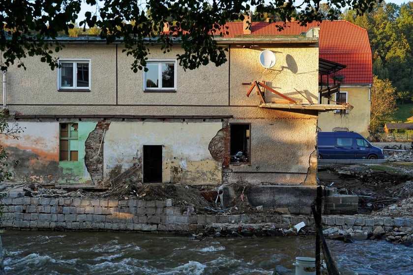 Ogrom zniszczeń po powodzi, jaka przeszła przez Kłodzko i Lądek-Zdr&oacute;j