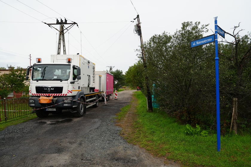 Trwa usuwanie awarii prądu na osiedlu Ratyń