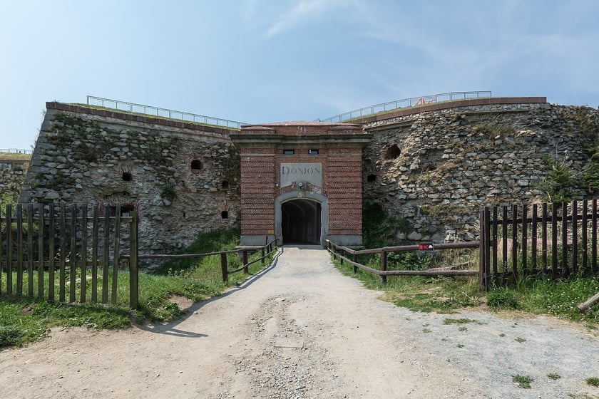 Twierdza Srebrna G&oacute;ra - fort gł&oacute;wny Donjon
Wikimedia&nbsp;Commons CC-BY-SA 3.0&nbsp;Jacek Halicki