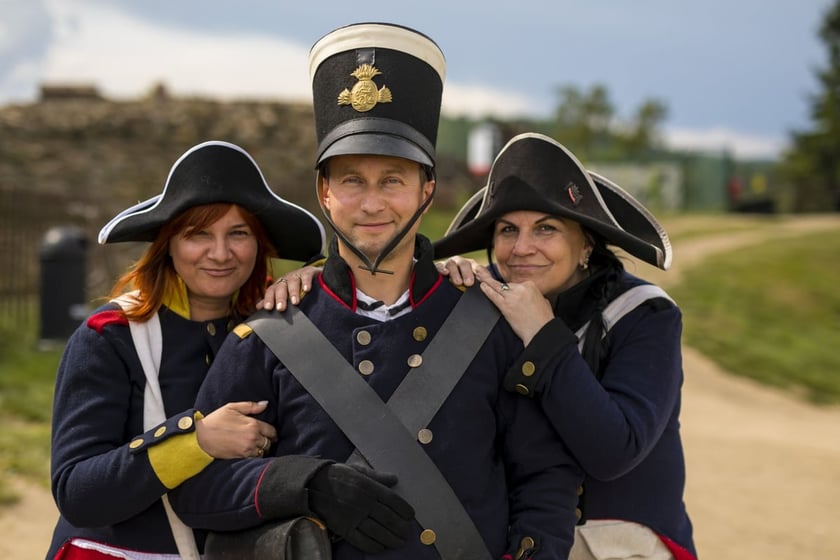Twierdza Srebrna G&oacute;ra. Przewodnicy w strojach historycznych