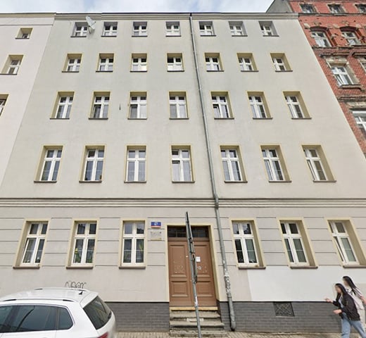 Kamienica przeznaczona do remontu w Projekcie Ptasia (program poWROty kamienic). Kurkowa 67
