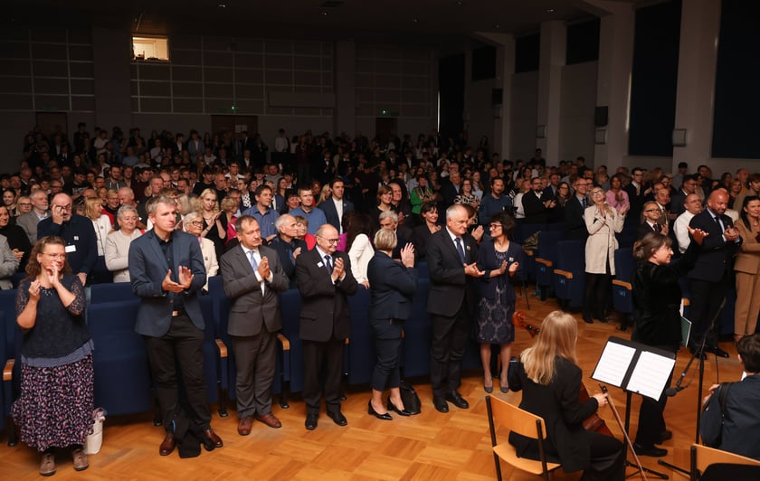4 października LO nr XIV przy al. Brücknera świętowało 50. rocznicę powstania