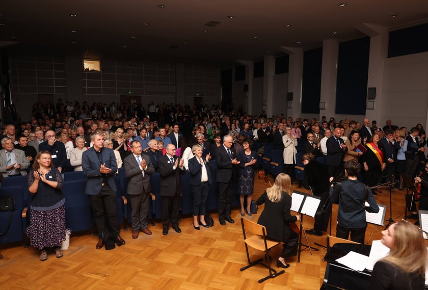 4 października LO nr XIV przy al. Brücknera świętowało 50. rocznicę powstania