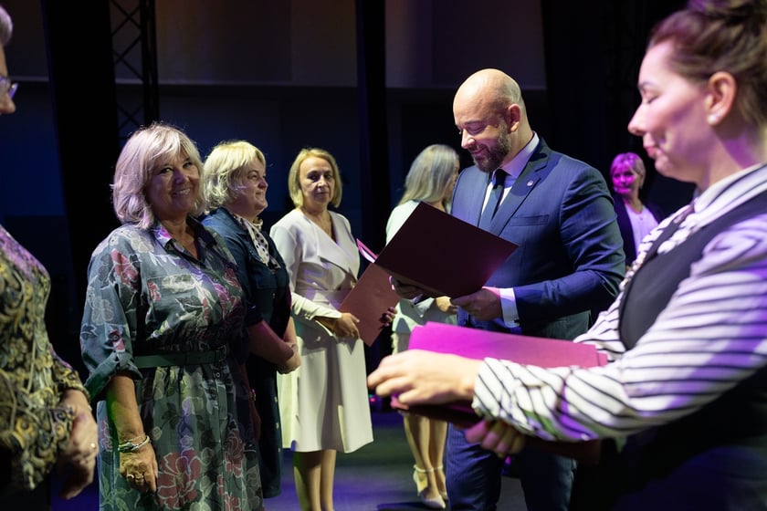 Wrocławski Dzień Edukacji Narodowej 2024. Wyróżnienia dla nauczycieli
