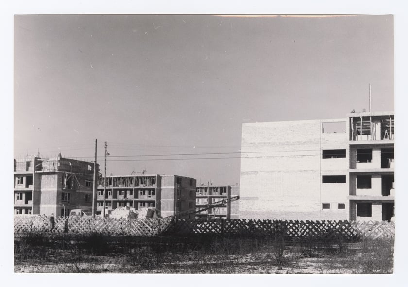 Budowa blok&oacute;w przy G&oacute;rnickiego, 1959.
