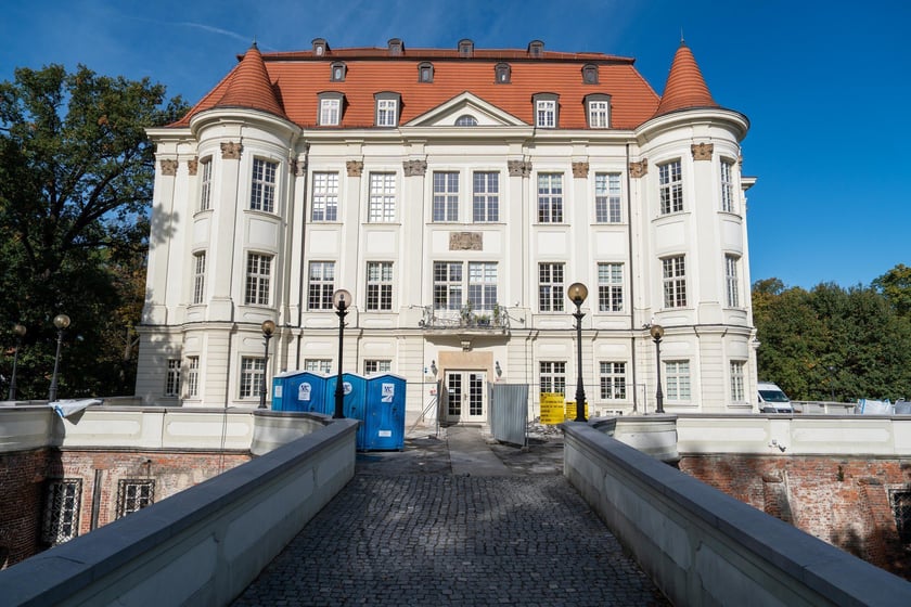 Zamek w Leśnicy w trakcie przebudowy, 9 października 2024