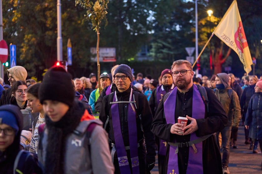 Piesza pielgrzymka z Wrocławia do Trzebnicy - zdjęcia pielgrzymów, 12 października 2024 r.