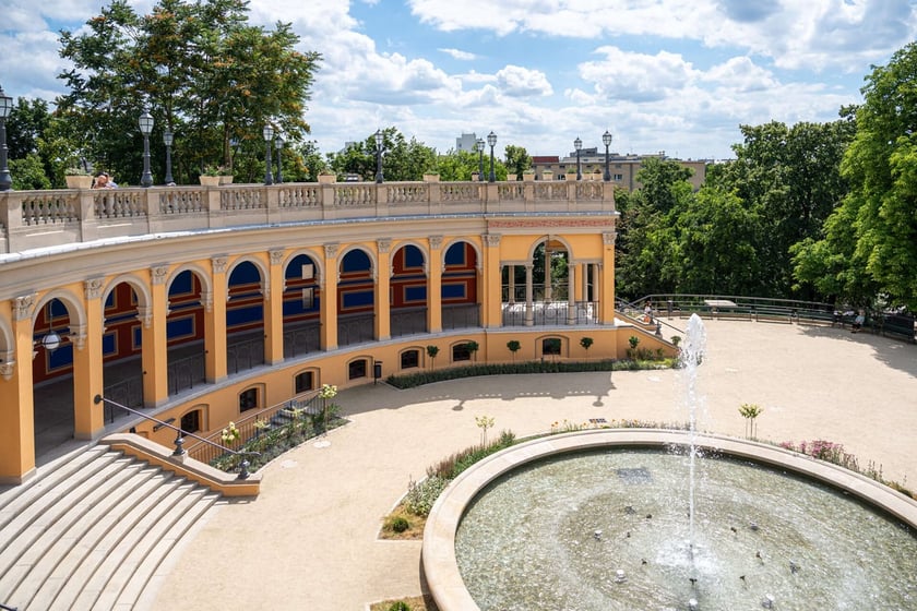 Loggia odrestaurowana, fontanna&nbsp;