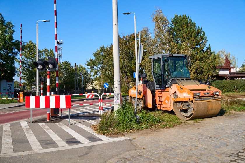 Wymiana nawierzchni na Ołtaszyńskiej, 16 października 2024