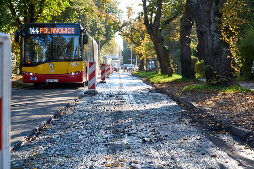Wymiana nawierzchni na Ołtaszyńskiej, 16 października 2024
