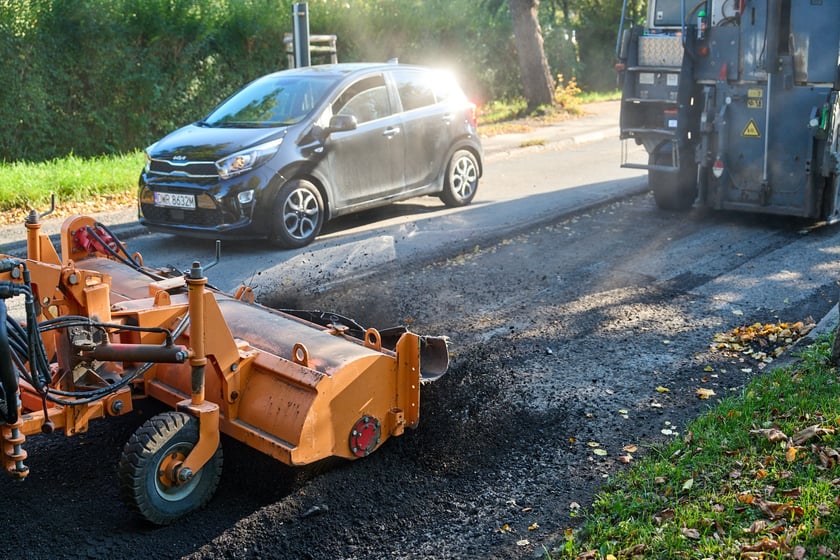 Wymiana nawierzchni na Ołtaszyńskiej, 16 października 2024